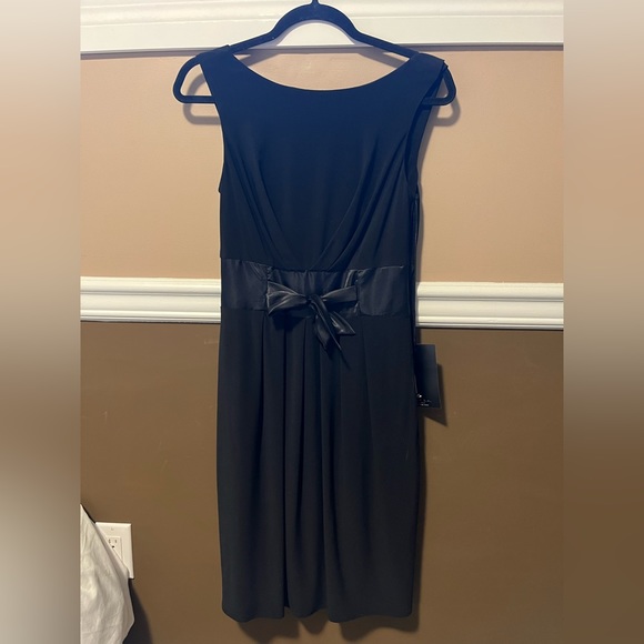 Black dress - Picture 1 of 4